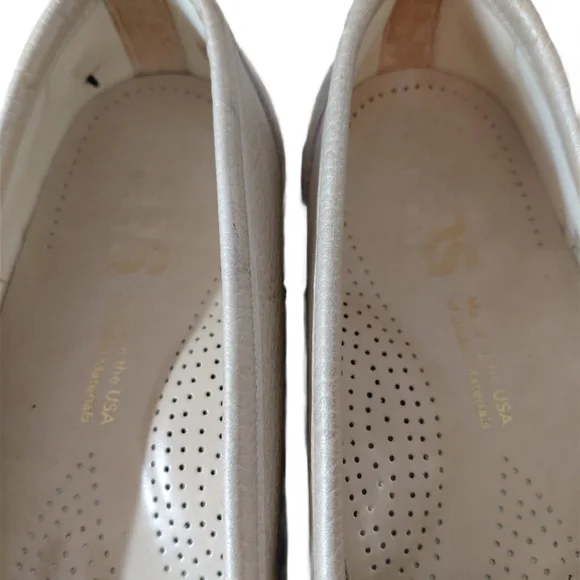 SAS Simplify Slip On Loafers Women's Size 8 Wide Pearl Leather Loafer Flats - Picture 3 of 10
